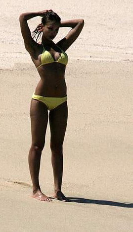 Jessica Alba sur la plage